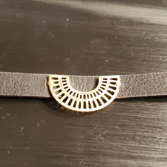 Choker - Picture 5 of 5